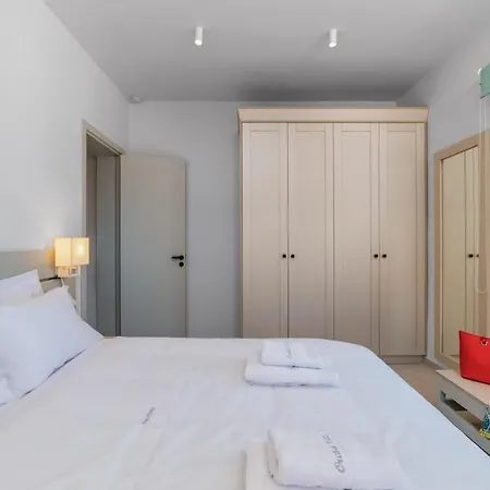 Orchid Apartment *
